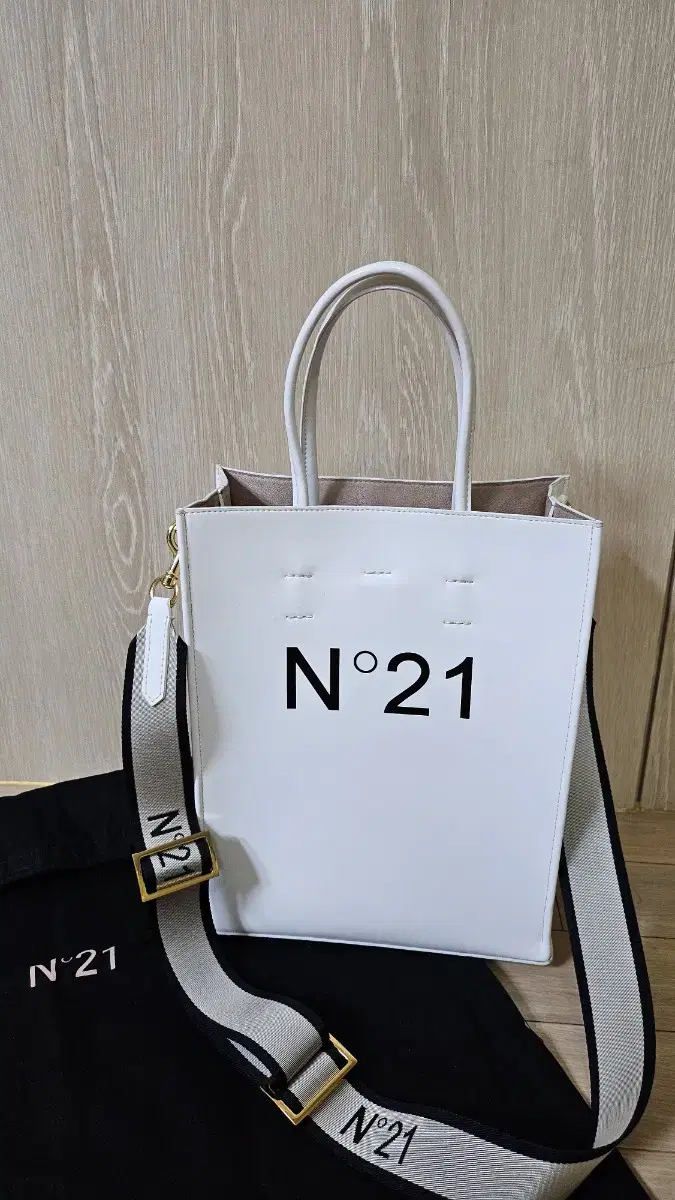 N21 쇼퍼백